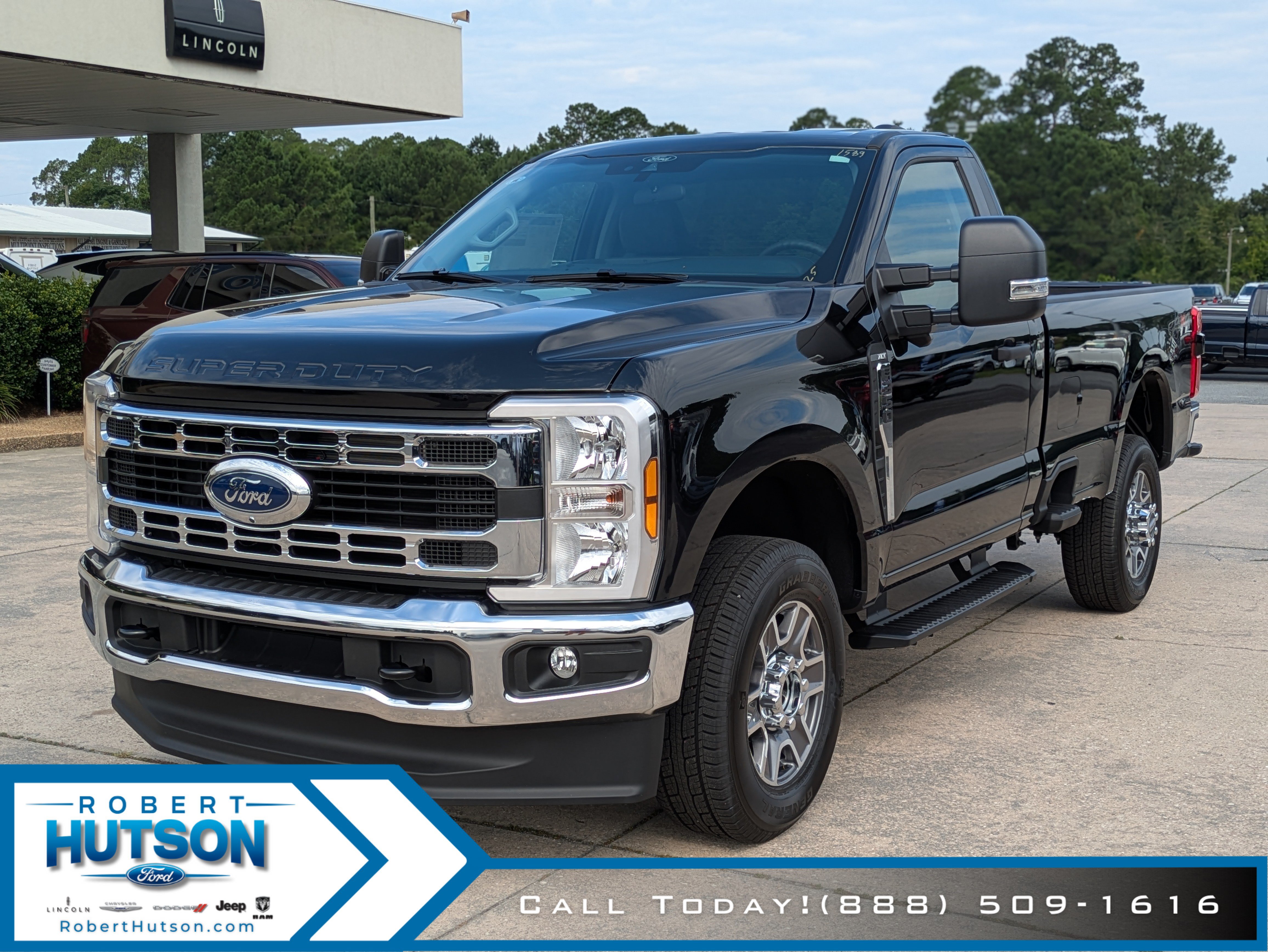 New 2025 Ford F350 XLT w/ 360-Degree Camera Package AWD/4WD image 2