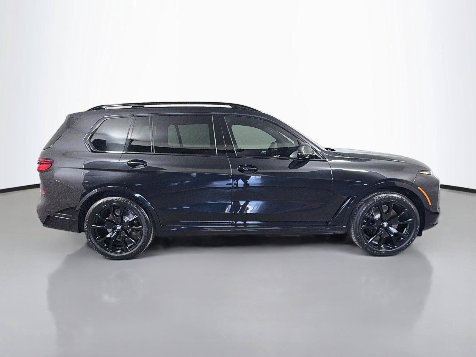 New 2027 BMW X7 xDrive40i w/ M Sport Package AWD/4WD image 4