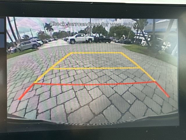 Used 2025 Hyundai Venue SEL FWD image 24