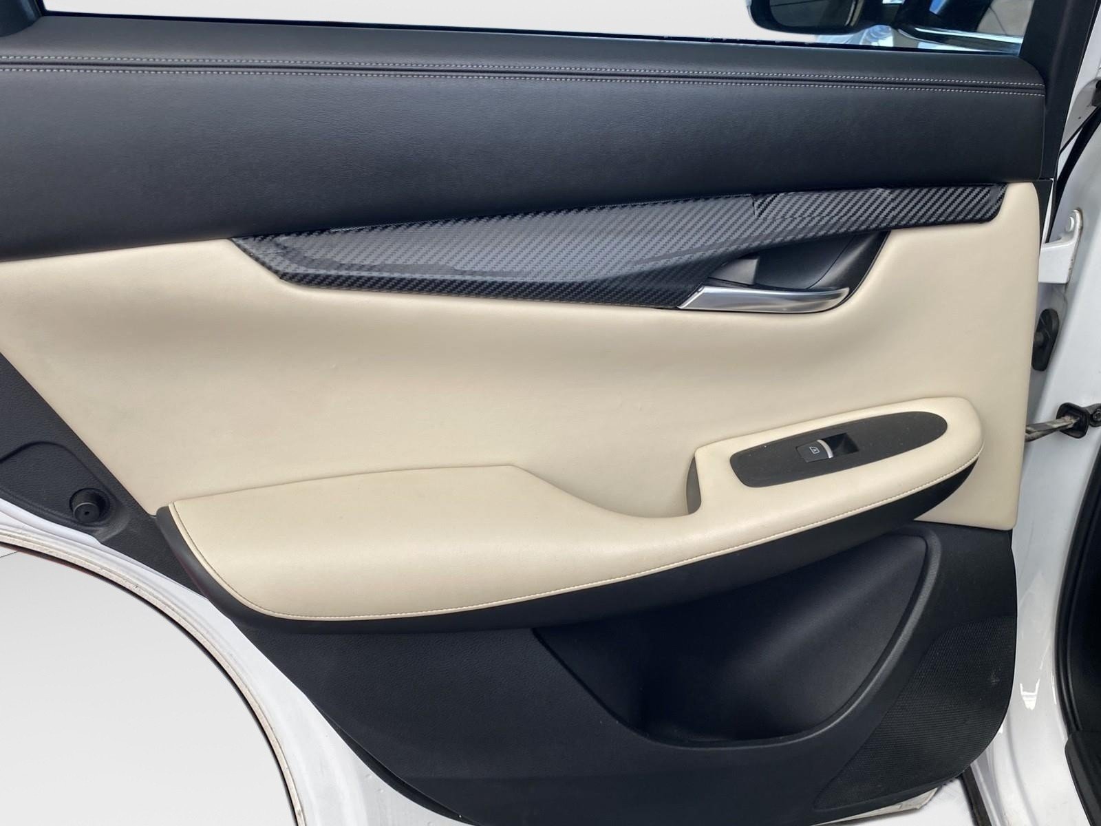Used 2019 INFINITI QX50 Luxe AWD/4WD image 17