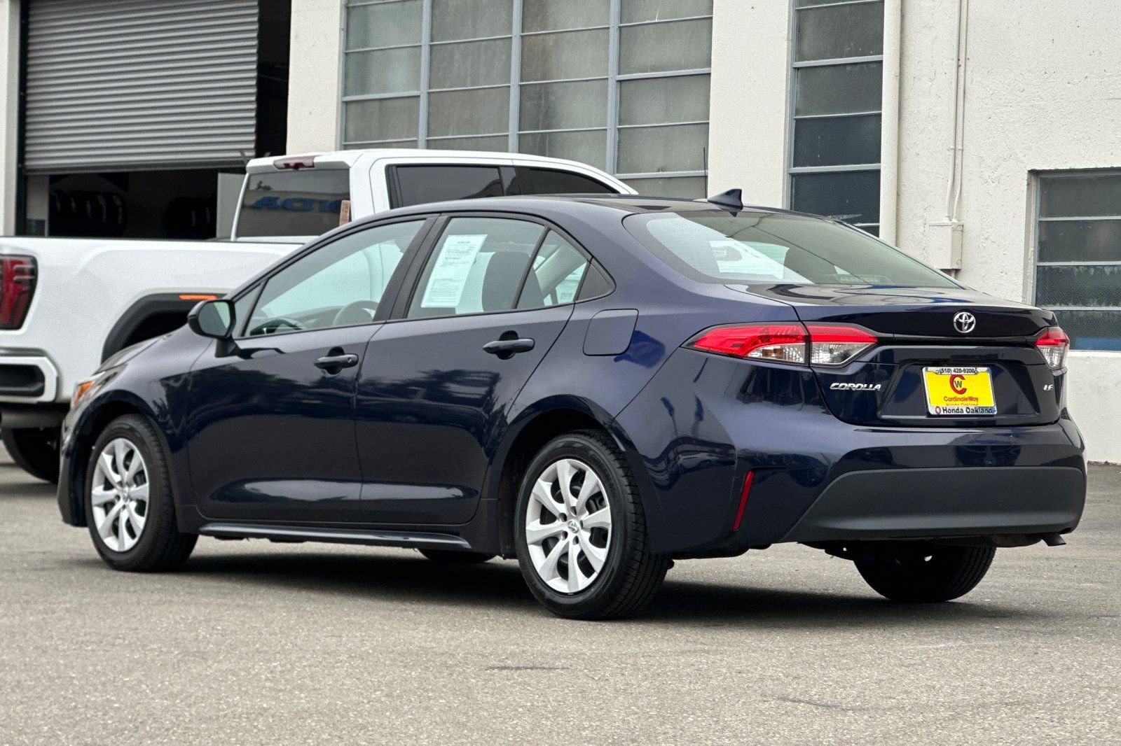 Used 2023 Toyota Corolla LE FWD image 7