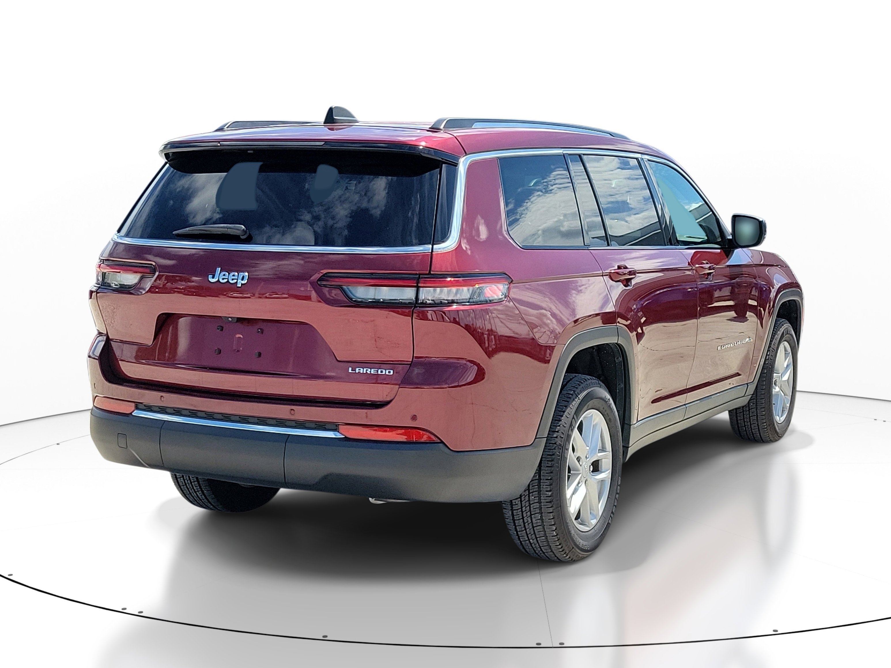 Used 2023 Jeep Grand Cherokee L Laredo RWD image 6