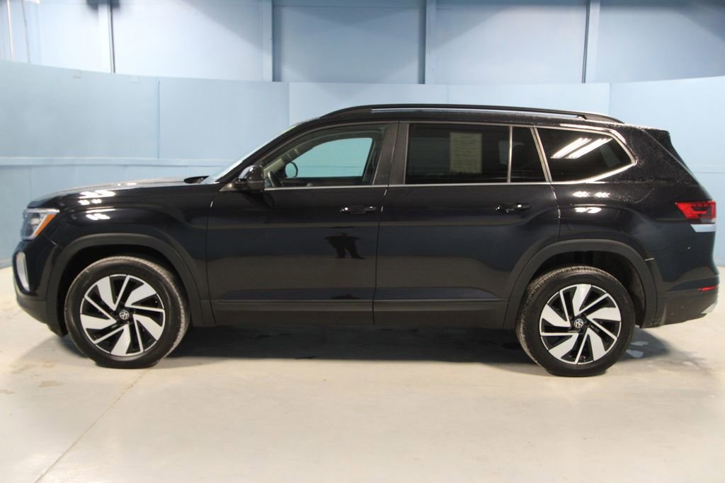 Used 2025 Volkswagen Atlas SE image 24