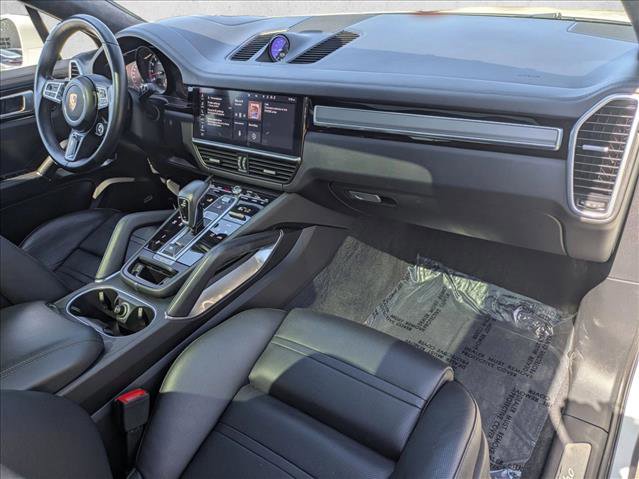Used 2020 Porsche Cayenne Turbo AWD/4WD image 24