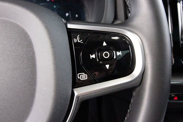 Used 2025 Volvo XC60 B5 Plus image 20