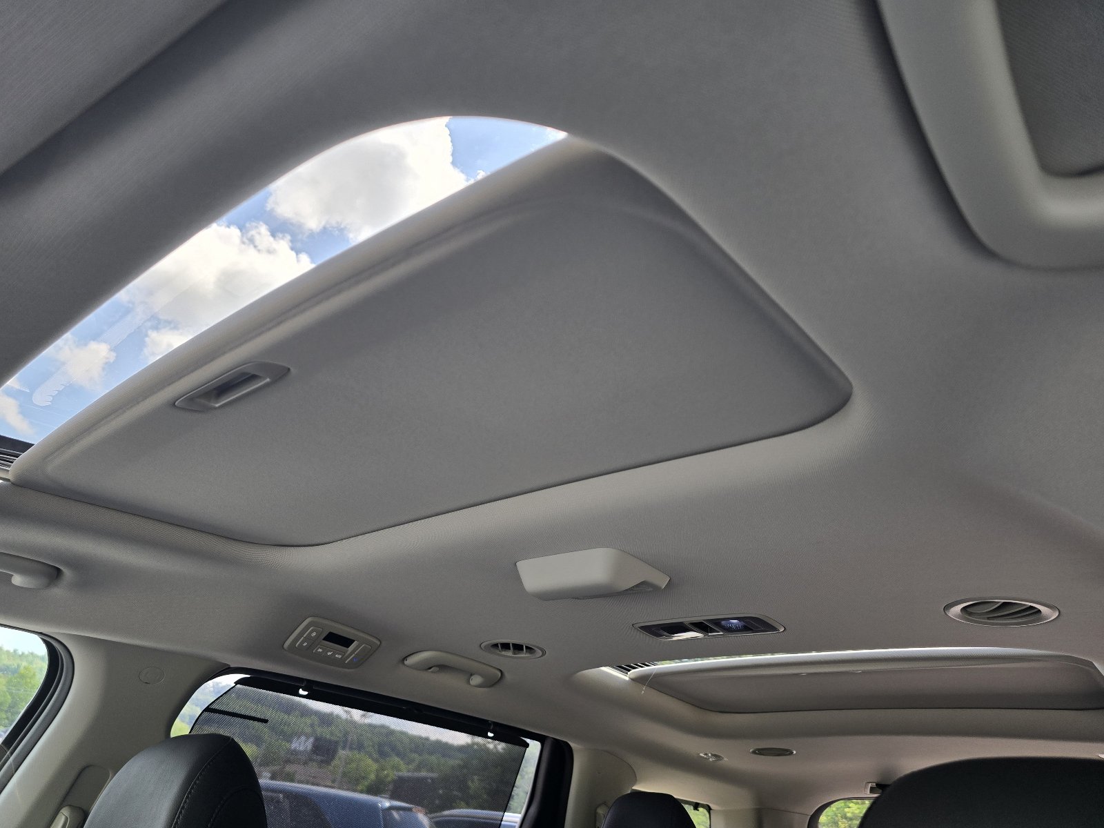 New 2027 Kia Carnival SX Prestige FWD image 12