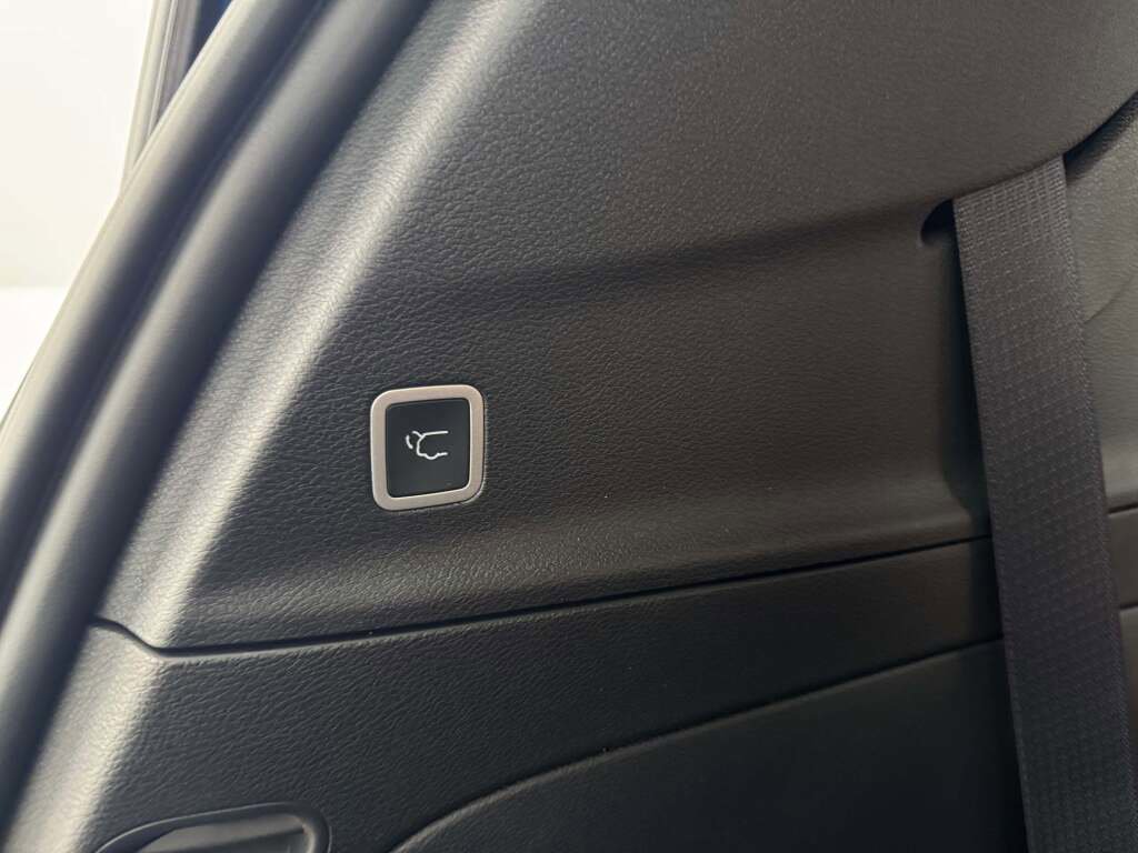 New 2026 Chrysler Pacifica Pinnacle w/ Trailer Tow Group image 40