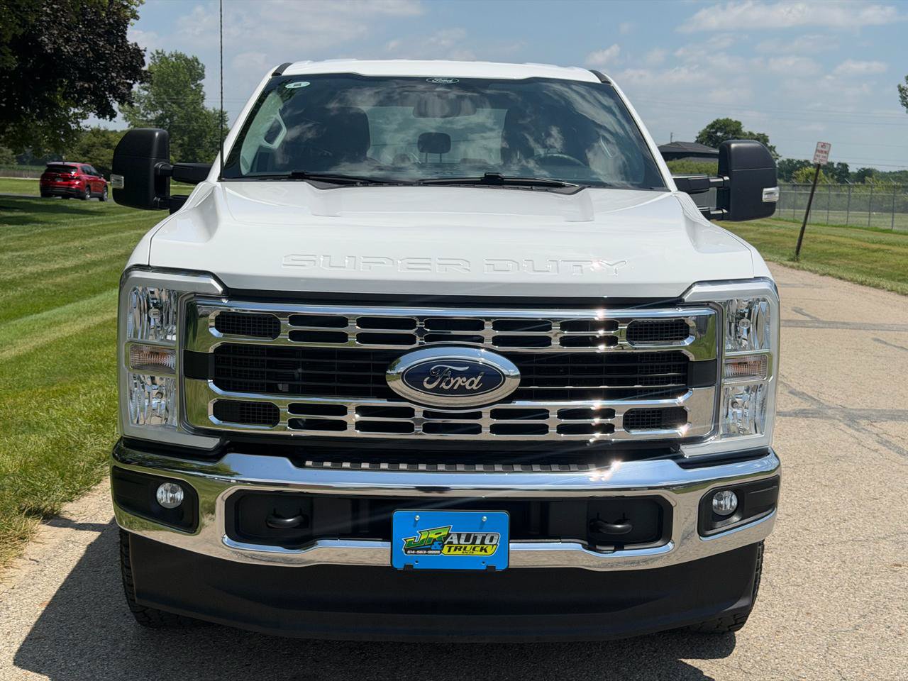 Used 2025 Ford F250 XLT w/ FX4 Off-Road Package AWD/4WD image 9