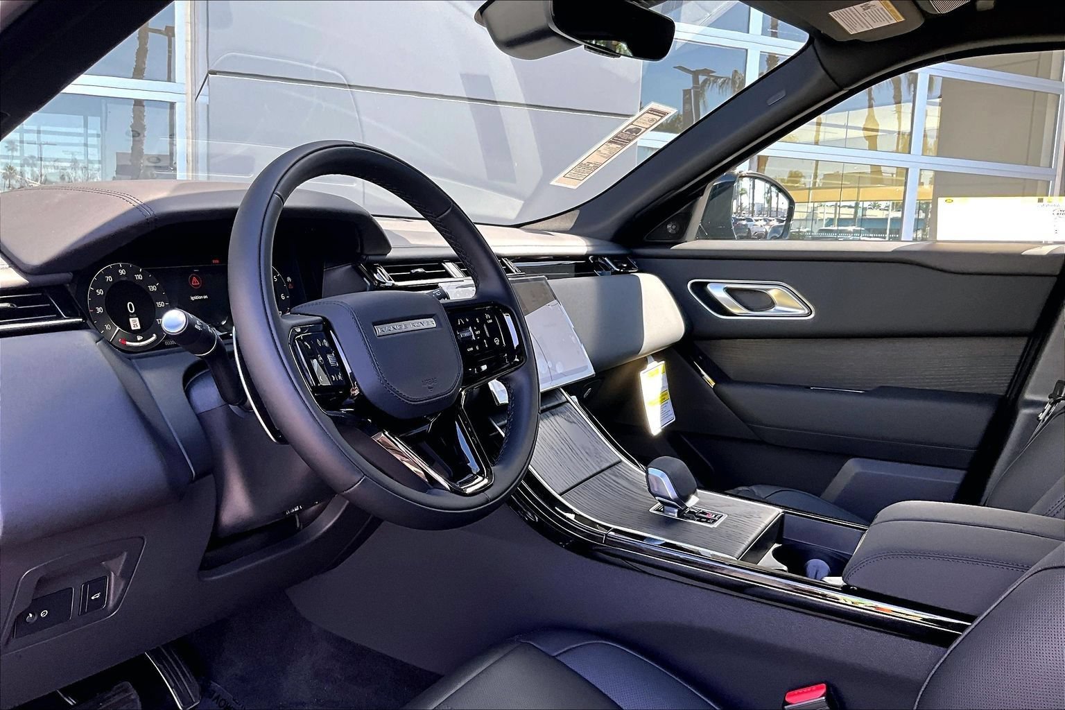 New 2026 Land Rover Range Rover Velar Dynamic SE AWD/4WD image 6