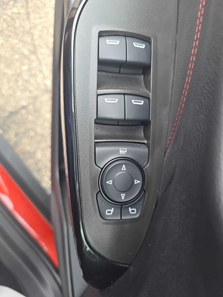 Certified 2024 Chevrolet Trax RS w/ Sunroof Package FWD image 11
