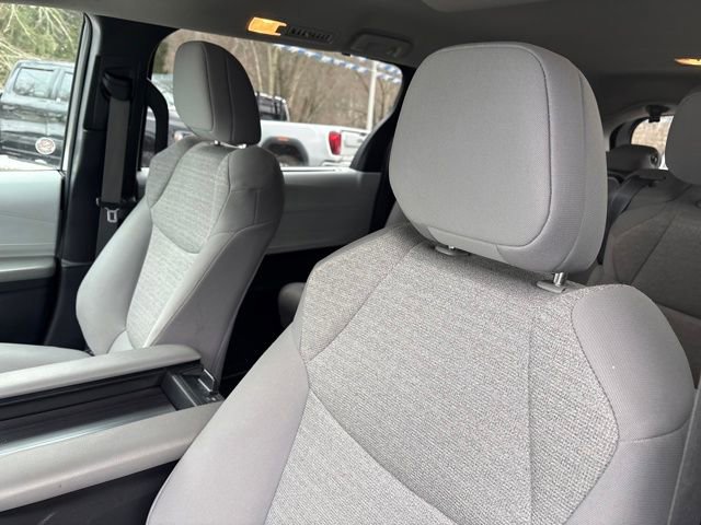 Used 2025 Toyota Sienna LE image 10
