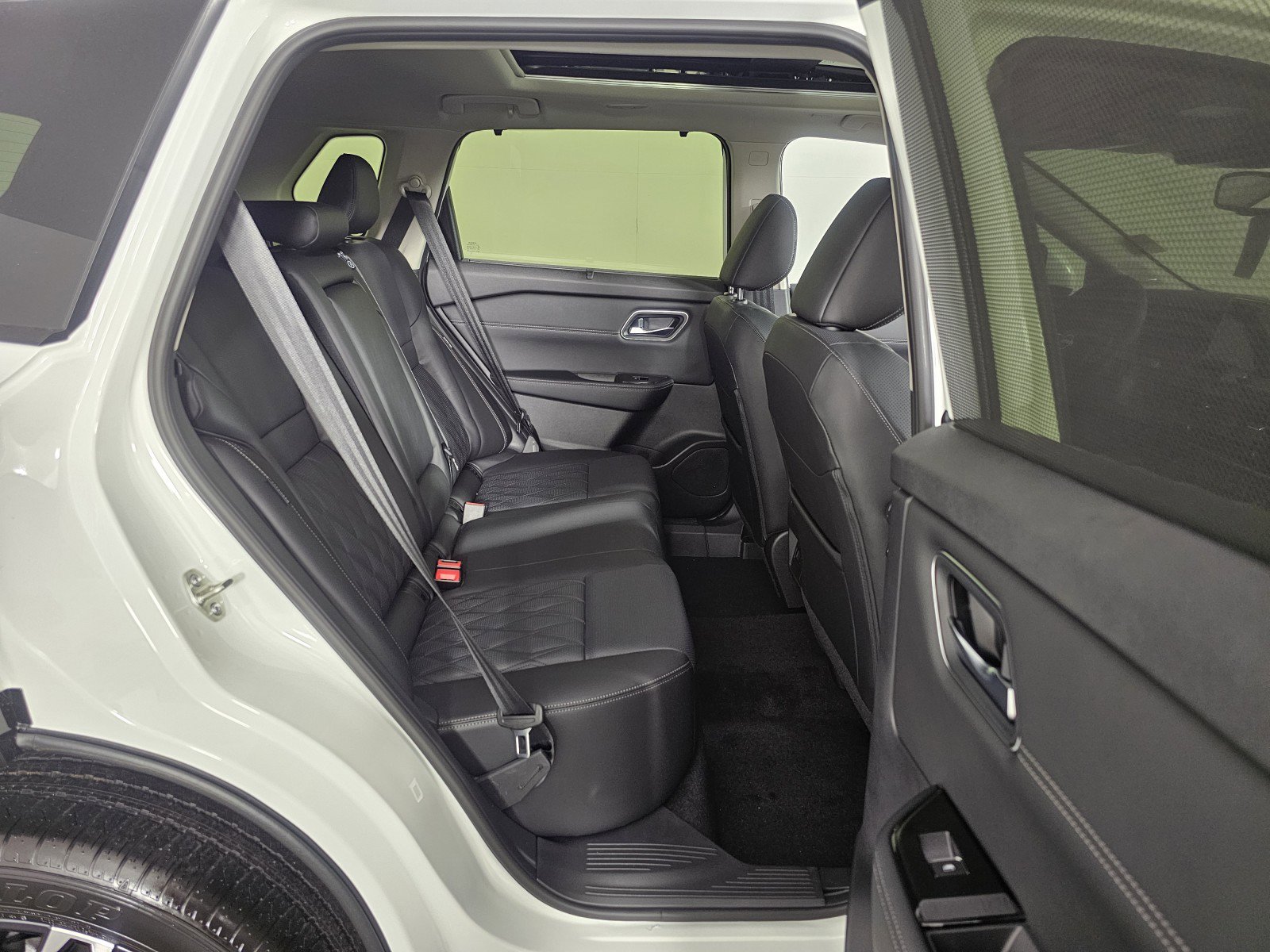 New 2026 Nissan Rogue Platinum image 15