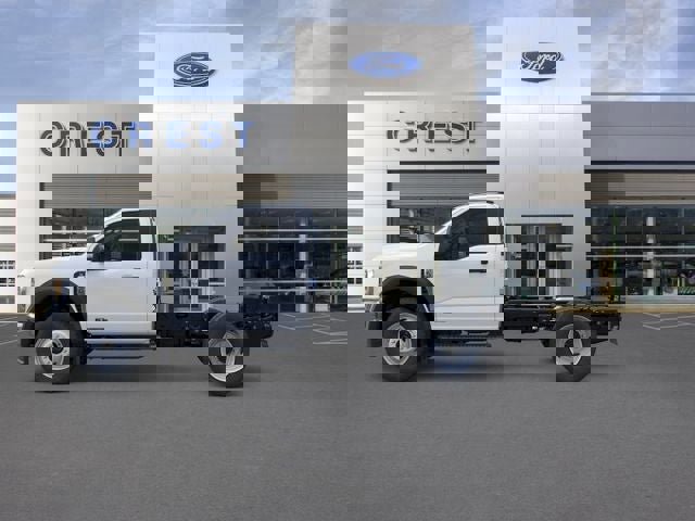 New 2025 Ford F550 4x4 Regular Cab Super Duty image 3