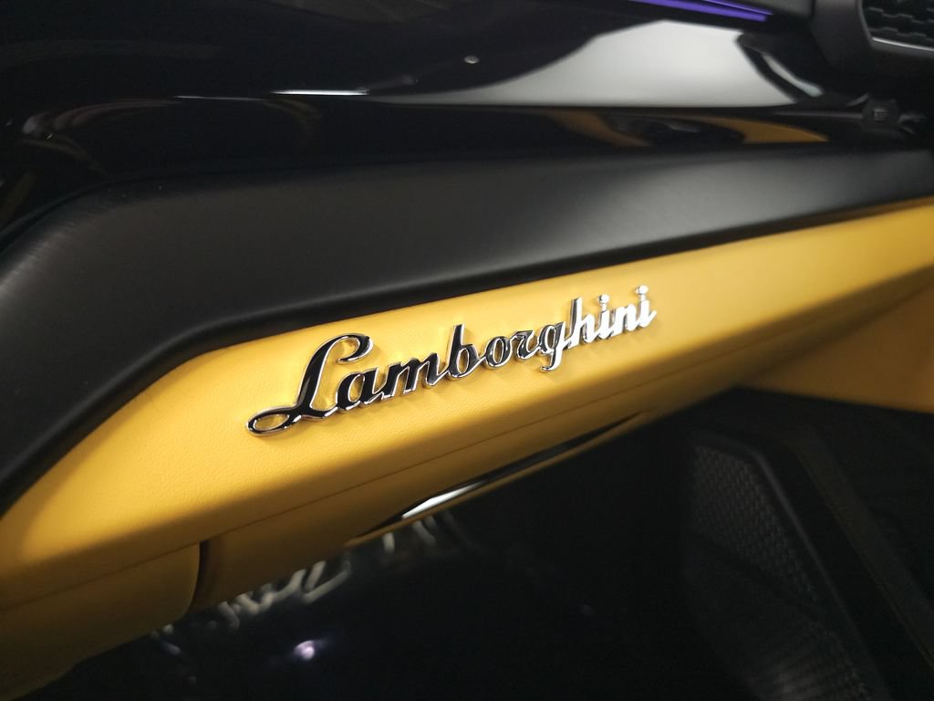Used 2024 Lamborghini Urus S AWD/4WD image 35