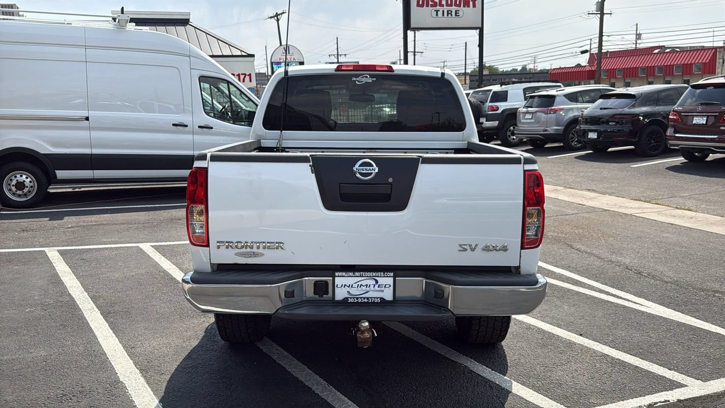Used 2012 Nissan Frontier SV w/ SV Premium Utility Pkg AWD/4WD image 4