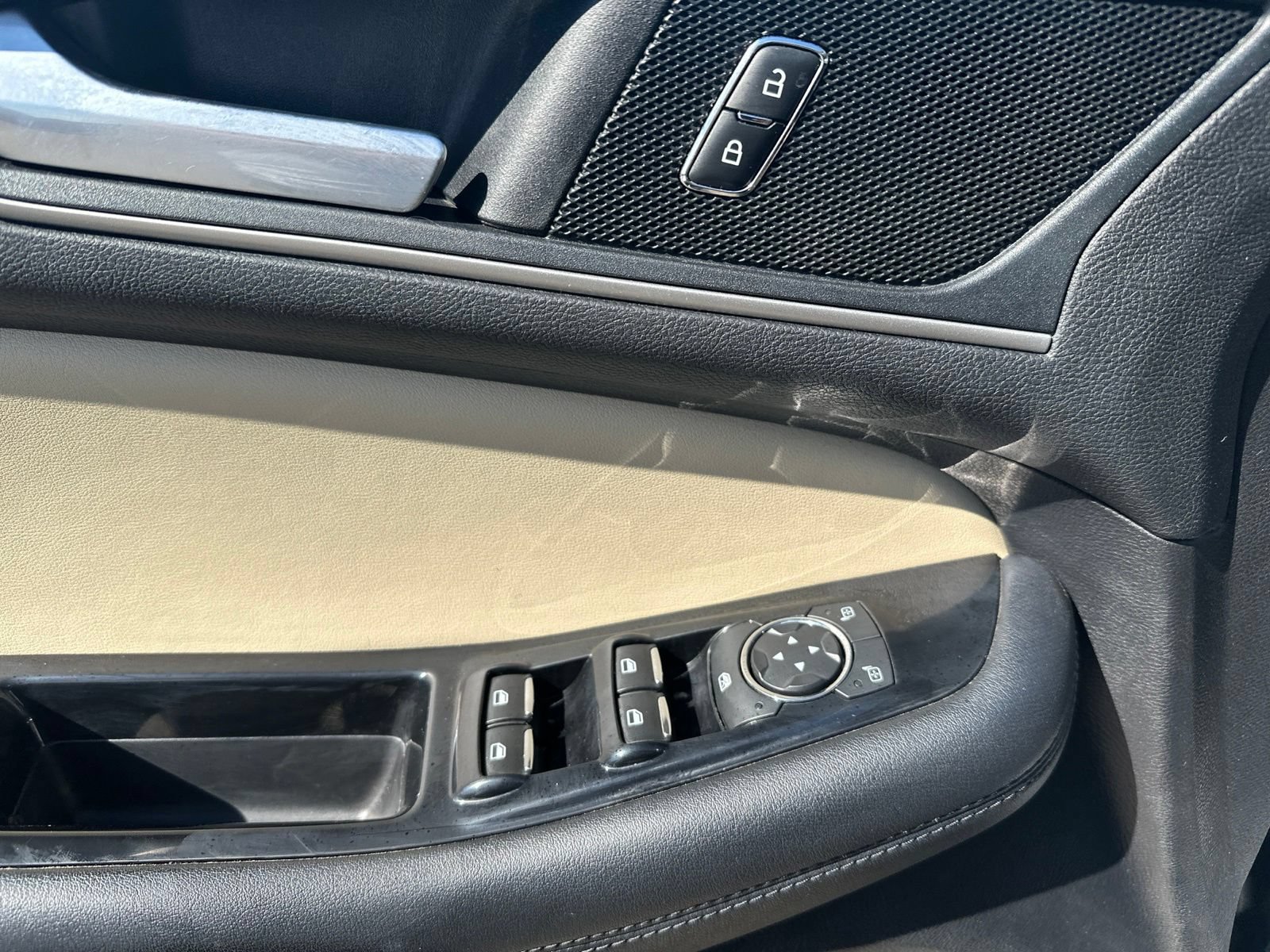 Used 2018 Ford Edge SEL w/ Equipment Group 201A AWD/4WD image 8