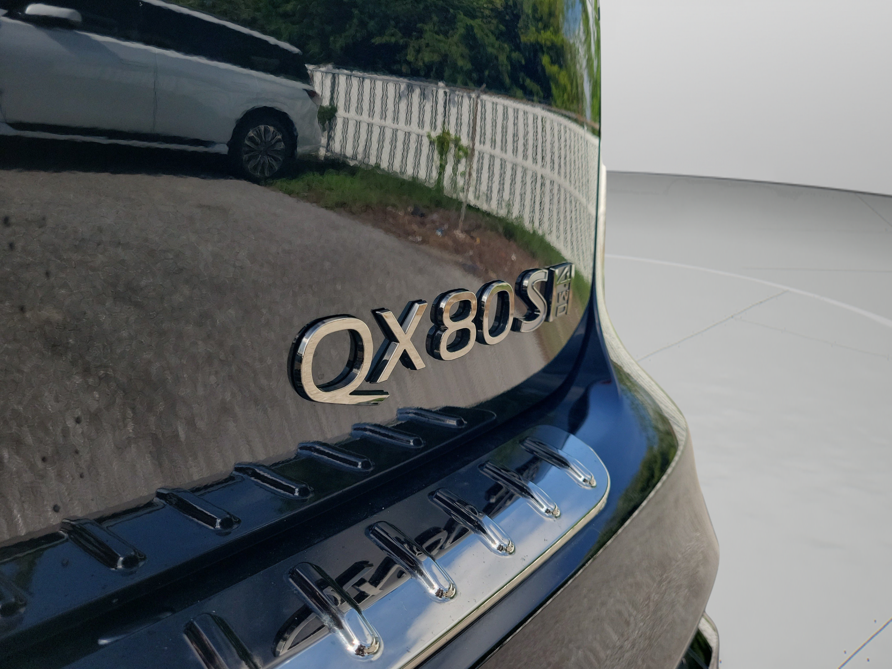 Used 2026 INFINITI QX80 4WD w/ Sport Exterior Package image 50
