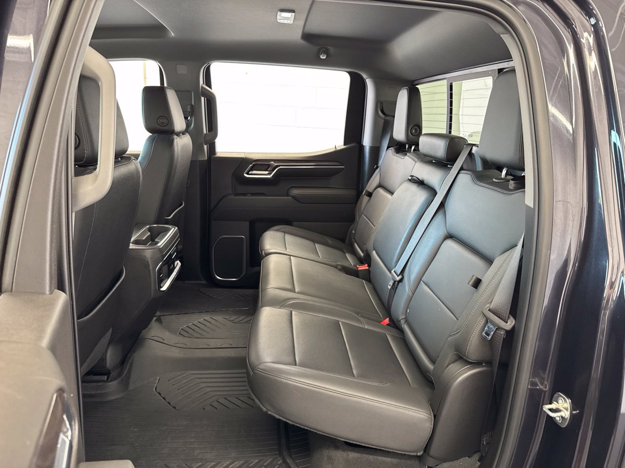 Used 2023 Chevrolet Silverado 1500 LTZ w/ LTZ Convenience Package II AWD/4WD image 38