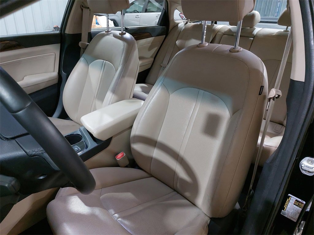 Used 2016 Hyundai Sonata Limited w/ Option Group 02 image 16