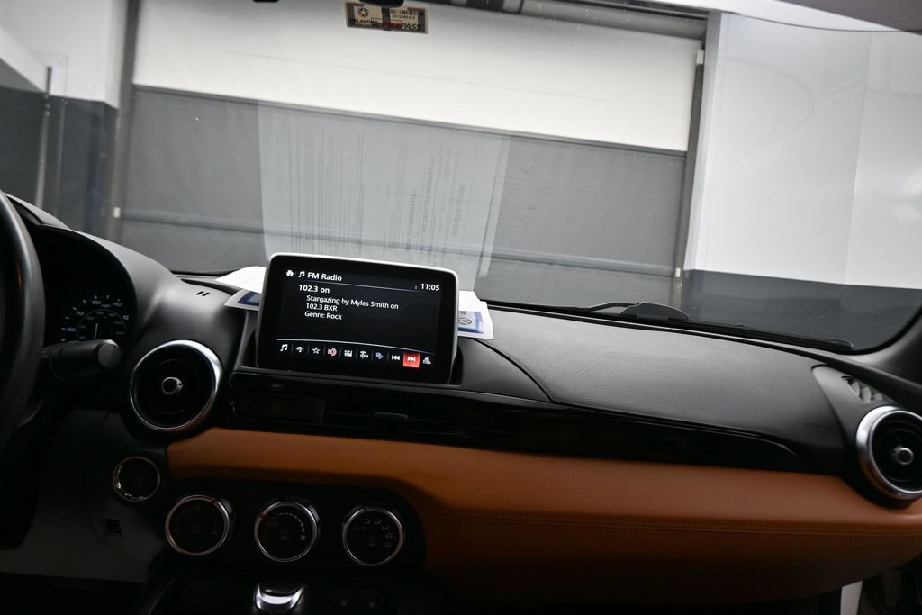 Used 2019 FIAT 124 Spider Lusso w/ Navigation & Sound Group RWD image 44