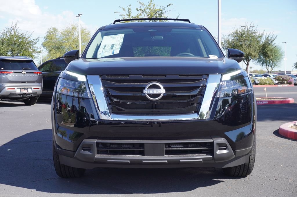 New 2025 Nissan Pathfinder SV image 5