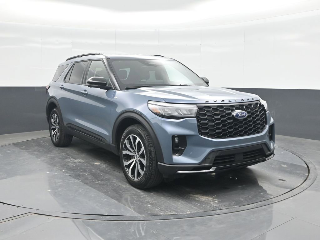 Certified 2025 Ford Explorer ST-Line AWD/4WD image 8