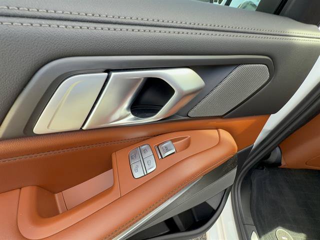 Used 2023 BMW X7 xDrive40i w/ Premium Package AWD/4WD image 28