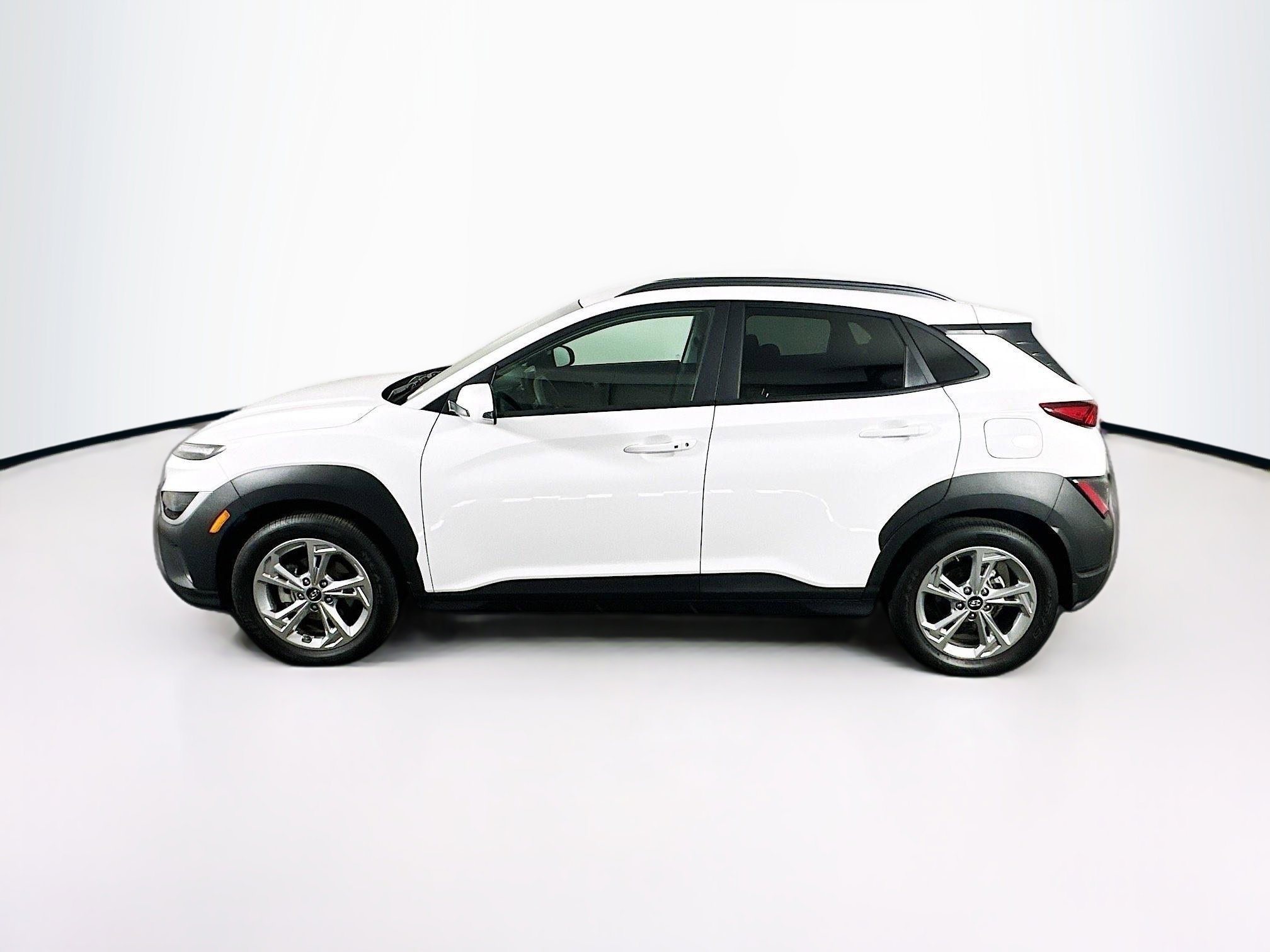 Used 2022 Hyundai Kona SEL image 4