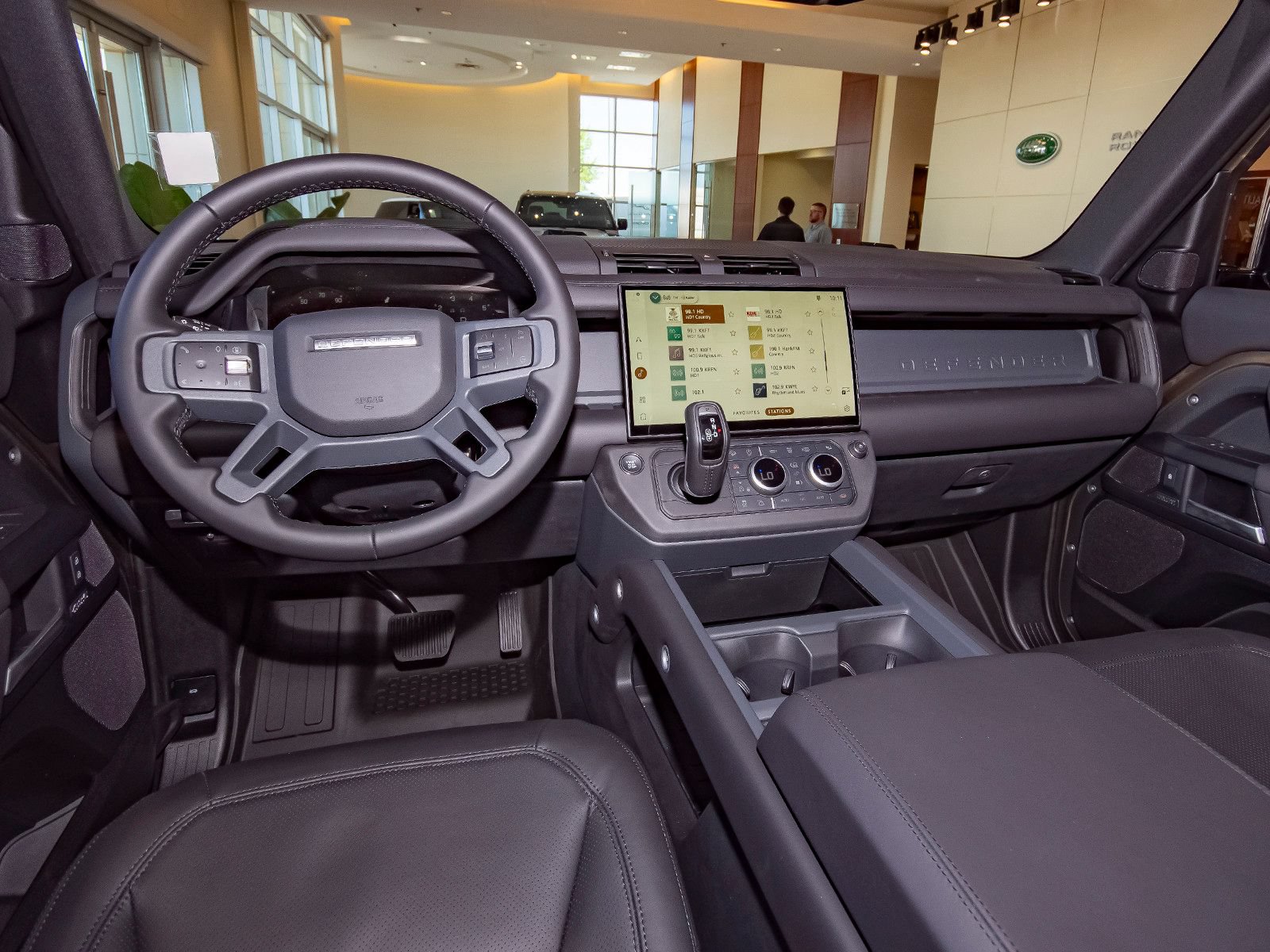 New 2026 Land Rover Defender 110 X-Dynamic SE AWD/4WD image 34