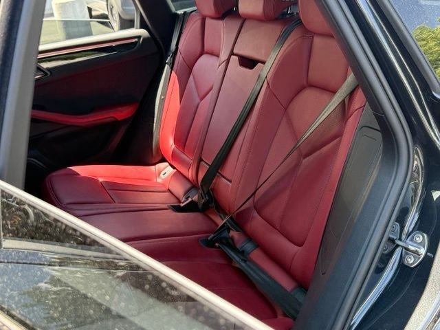 Used 2024 Porsche Macan Turbo AWD/4WD image 23