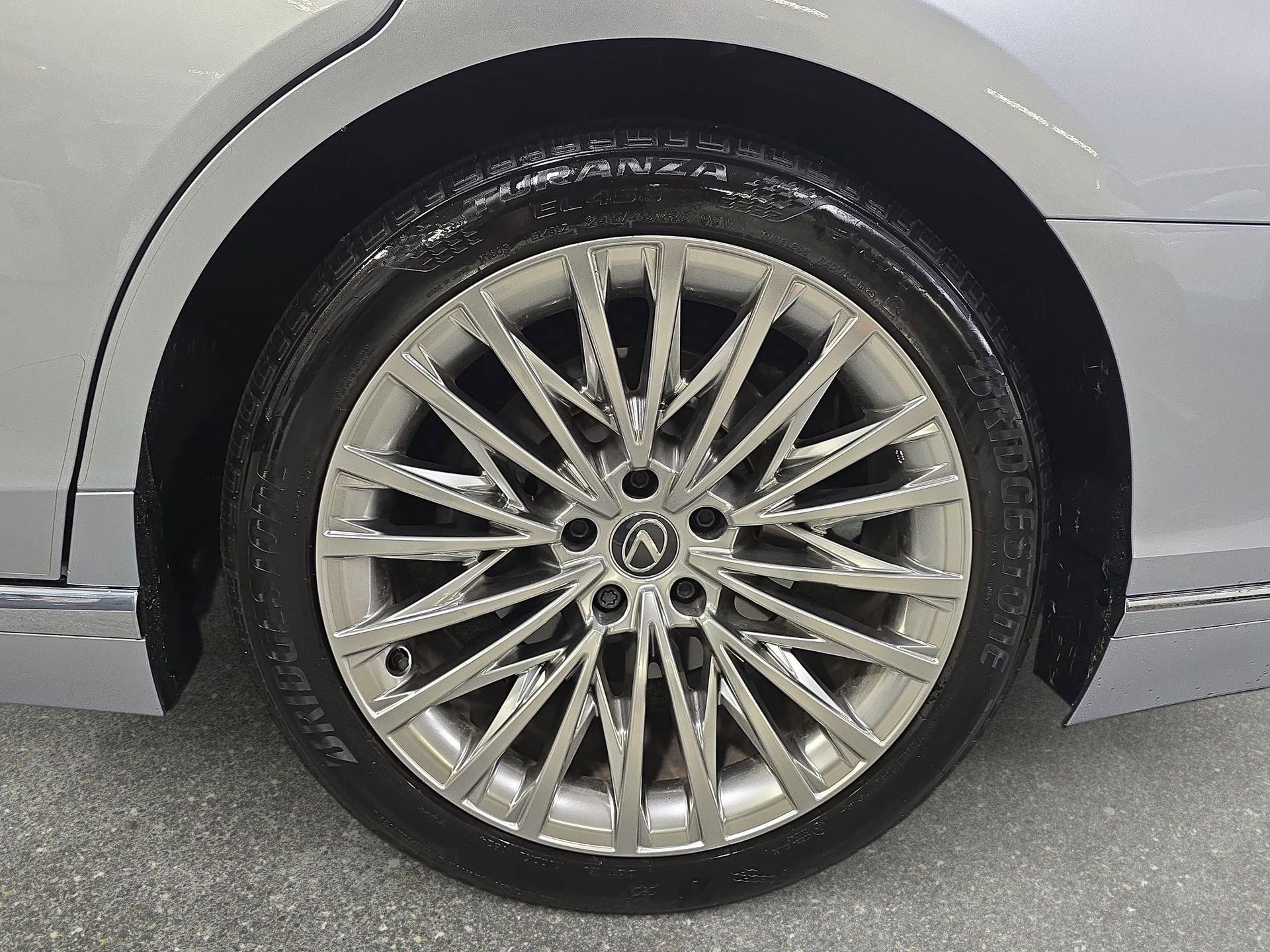 Used 2024 Lexus LS 500 w/ Interior Upgrade Package RWD image 31
