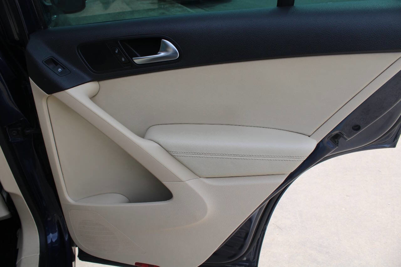 Used 2015 Volkswagen Tiguan SE image 5
