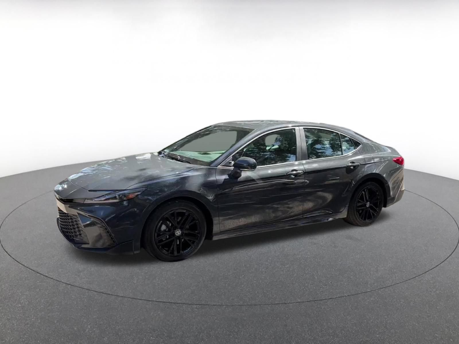 Used 2026 Toyota Camry SE FWD image 8