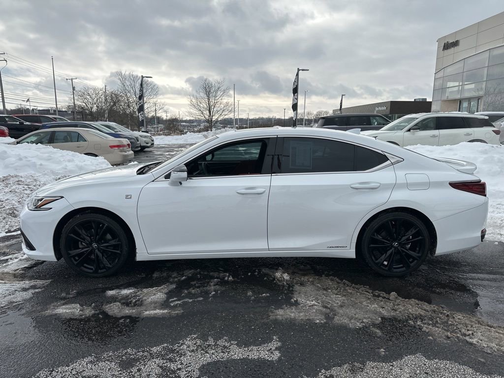 Used 2022 Lexus ES 300h F Sport w/ Accessory Package image 10