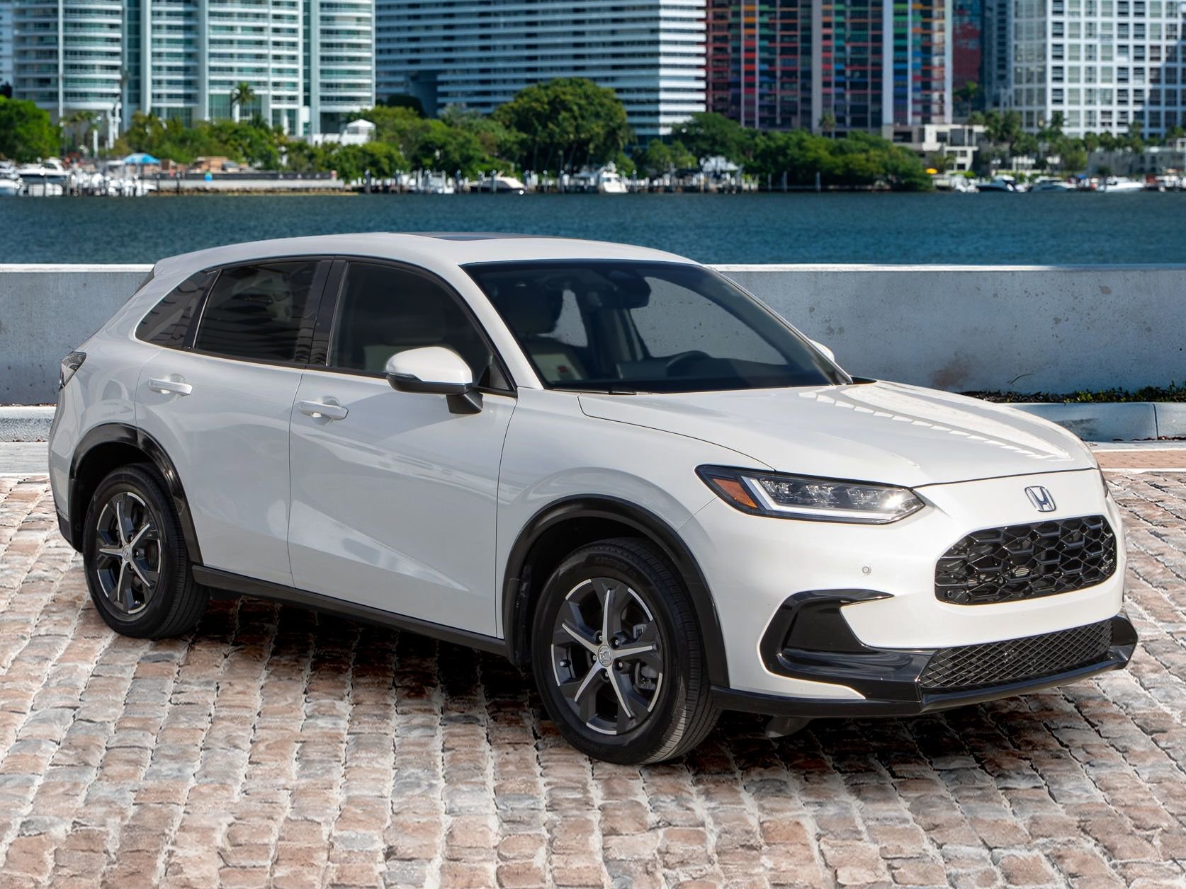 Certified 2023 Honda HR-V EX-L image 3