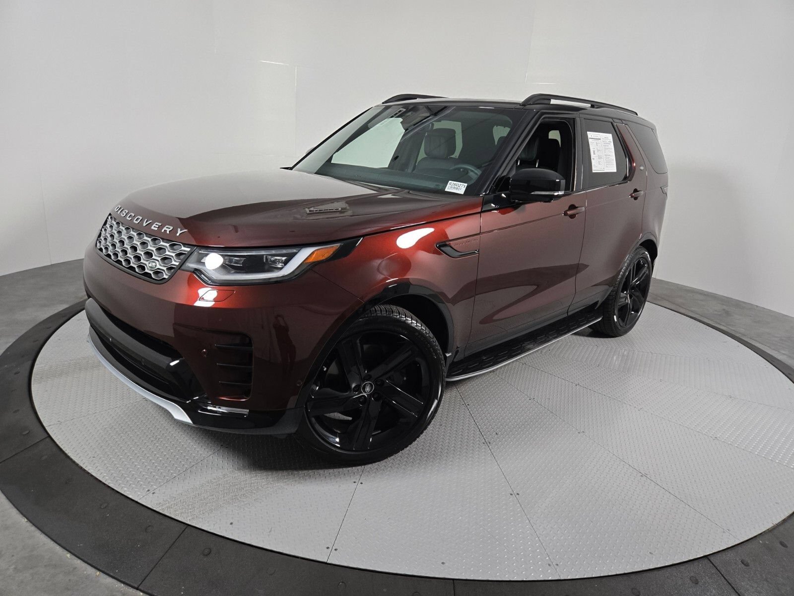 Used 2026 Land Rover Discovery Limited Edition AWD/4WD image 1