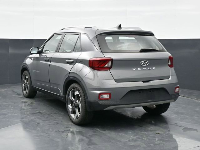 Used 2020 Hyundai Venue SEL w/ Convenience + Premium Package FWD image 5