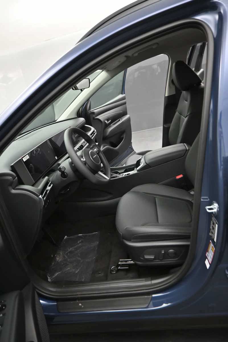 New 2026 Hyundai Tucson SEL Plus w/ Tow & Go Package AWD/4WD image 16