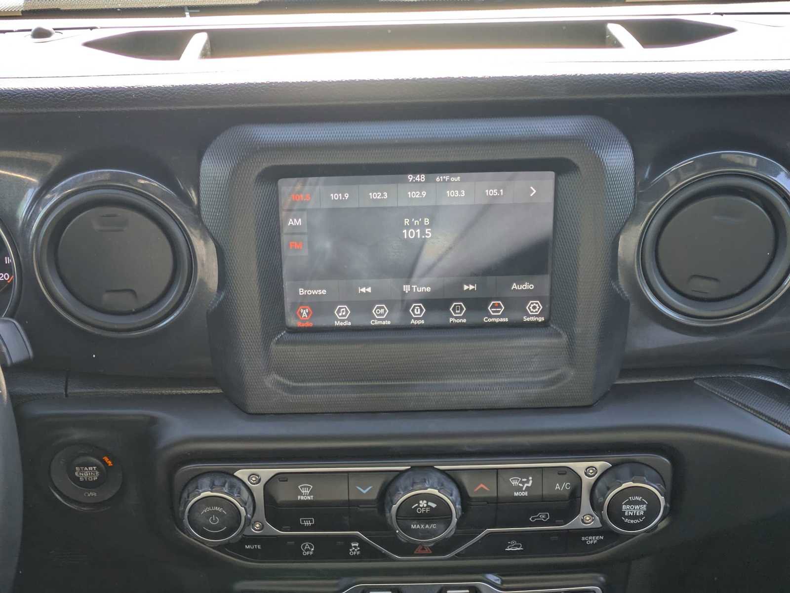 Used 2022 Jeep Wrangler Unlimited Sport image 27