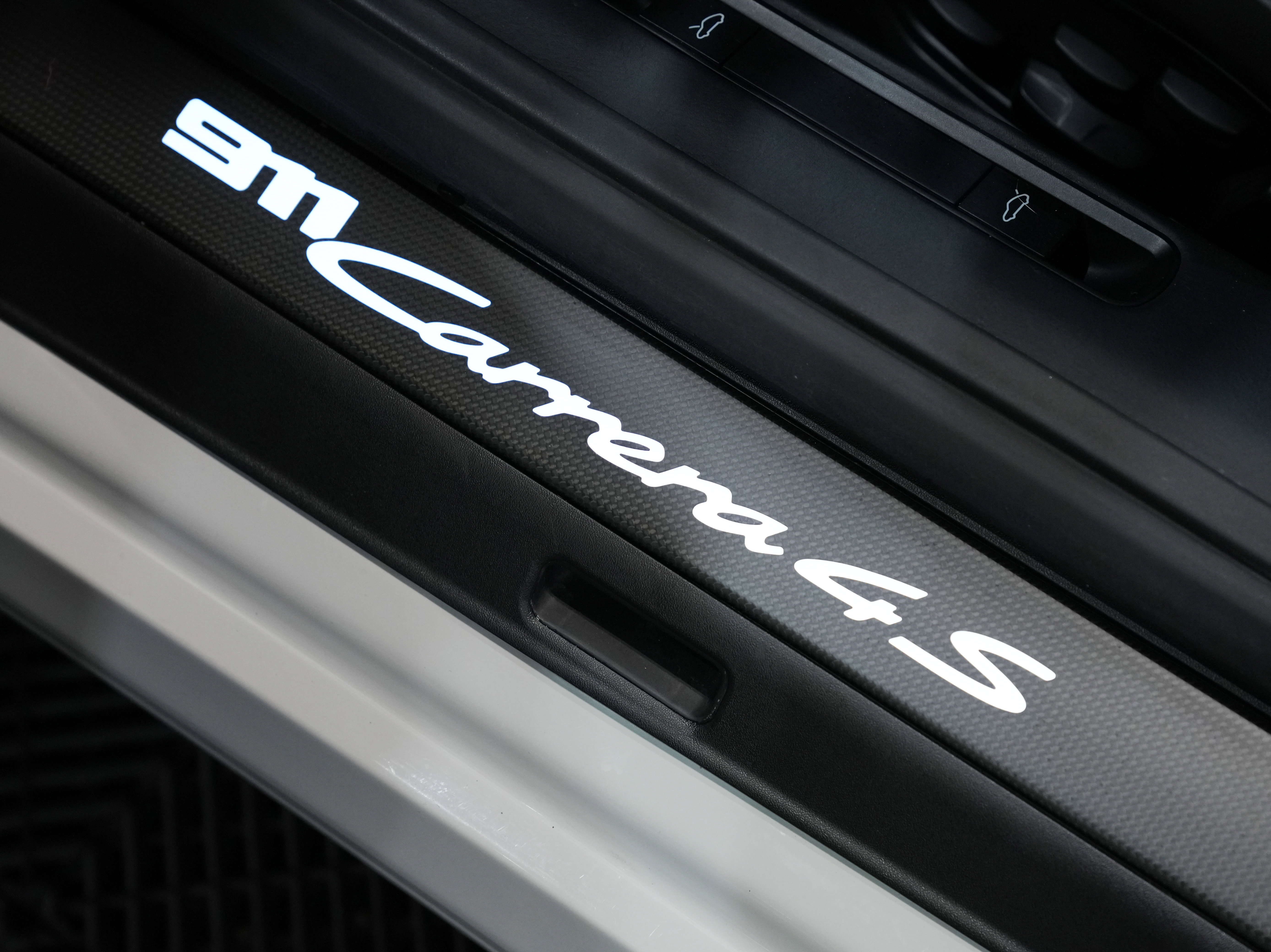 Used 2020 Porsche 911 Carrera 4S image 27