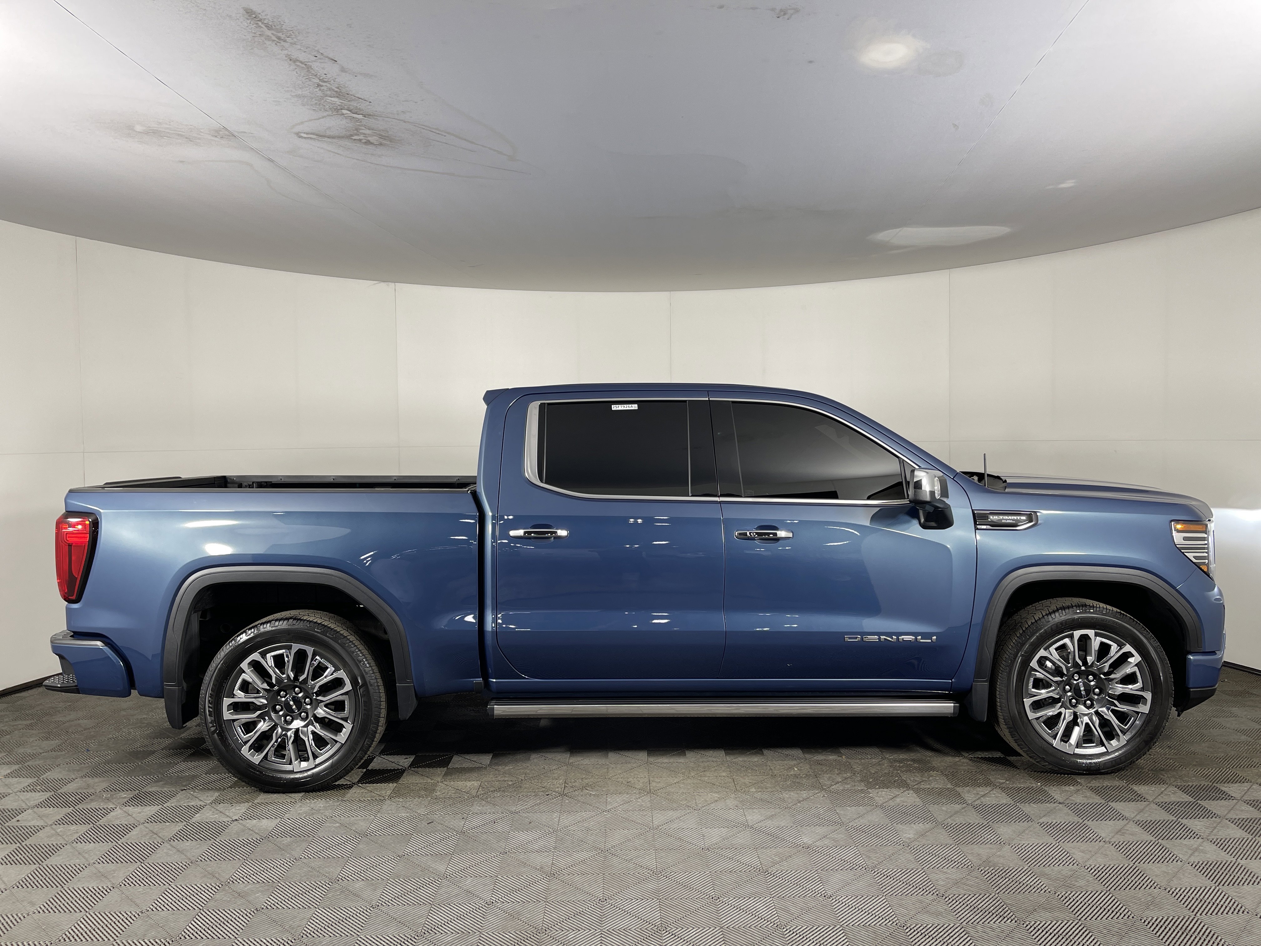 Used 2024 GMC Sierra 1500 Denali Ultimate image 5