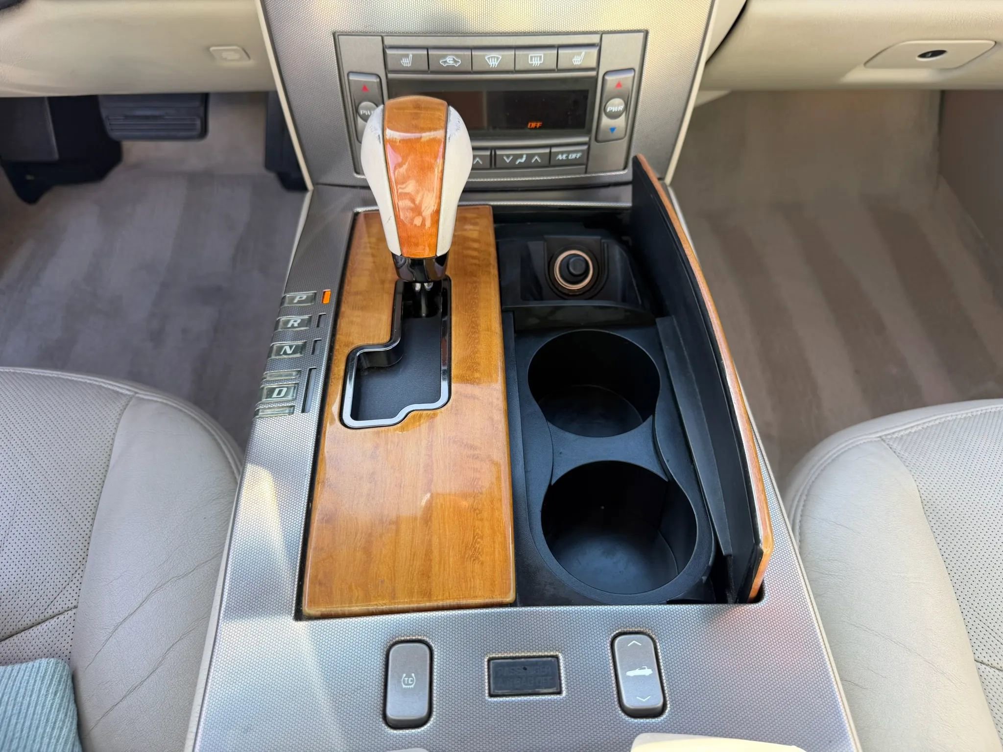 Used 2005 Cadillac XLR Convertible 2D image 16