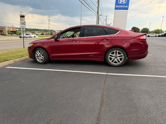Used 2015 Ford Fusion SE FWD image 3