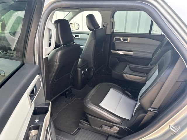 Certified 2022 Ford Explorer XLT w/ Equipment Group 202A RWD image 17