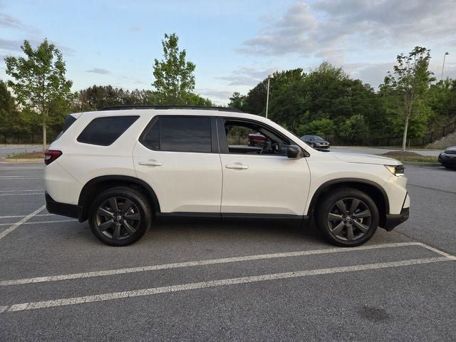 Used 2023 Honda Pilot Sport image 6