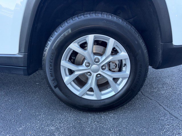 Used 2024 Jeep Grand Cherokee Limited image 12