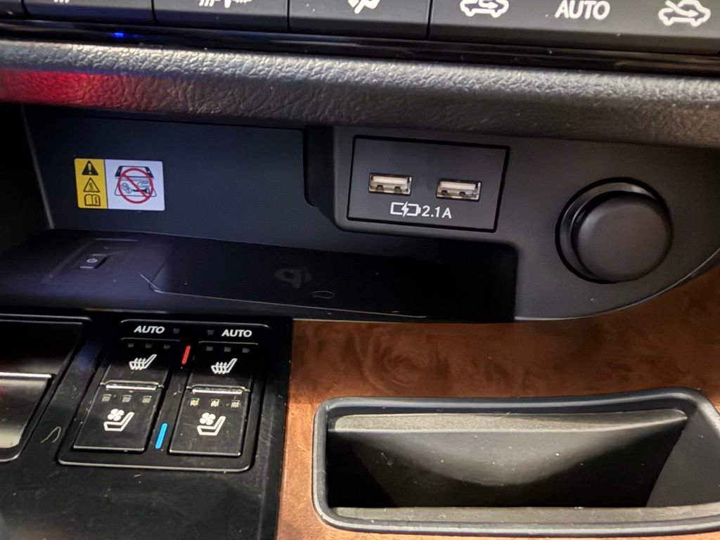 Used 2022 Lexus RX 350L Premium w/ Premium Package image 17