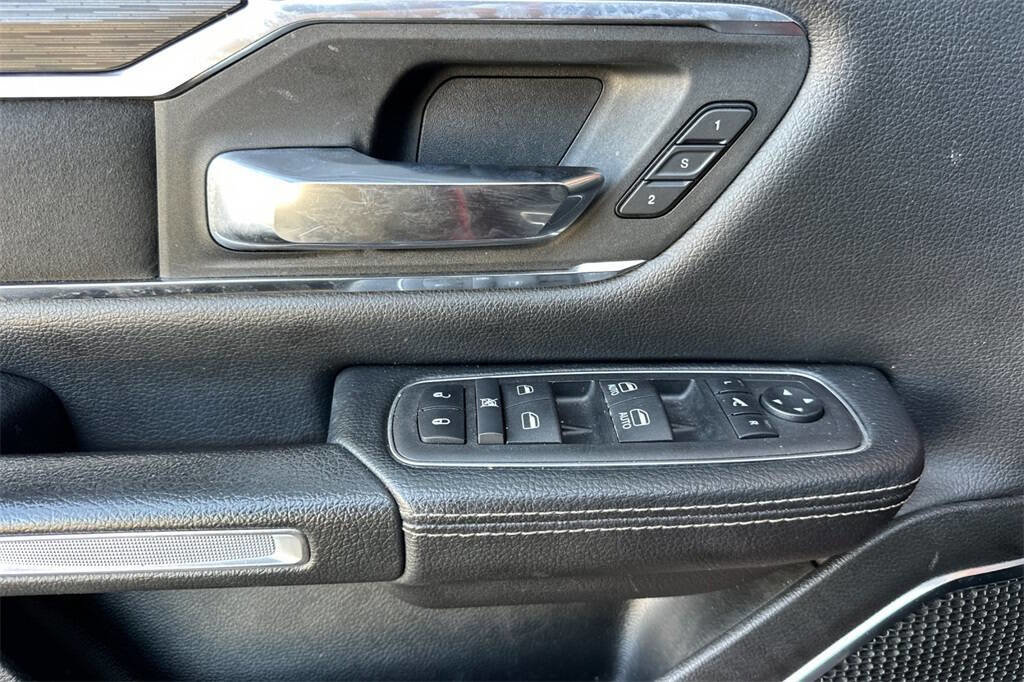 Used 2024 RAM 1500 Laramie image 11
