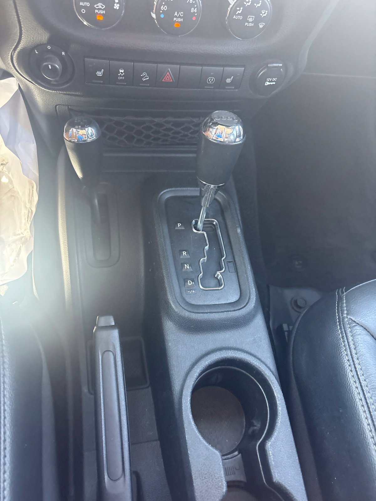 Used 2017 Jeep Wrangler Unlimited Sahara AWD/4WD image 29