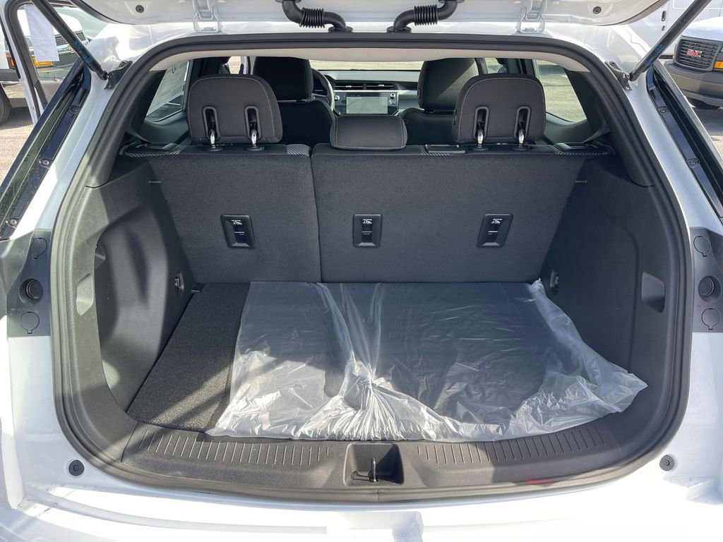 New 2027 Chevrolet Bolt LT w/ Comfort Package FWD image 23